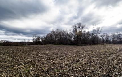 Rezervované!!!Na predaj stavebný pozemok v obci Baloň
