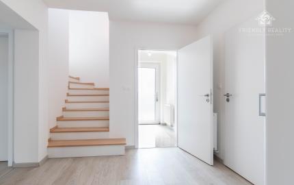 EXKLUZÍVNE NA PREDAJ KOMFORTNÝ 5-IZBOVÝ RODINNÝ DOM V MODRE