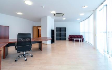 Prenájom kancelárií na Zlatých pieskoch pri Shopping Palace