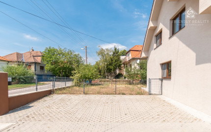 *Exkluzívne*5-IZBOVÁ NOVOSTAVBA V MODRE | 142 m² | CENTRUM  A ŠKOLY  NA DOSAH |ZÁHRADA |A0|
