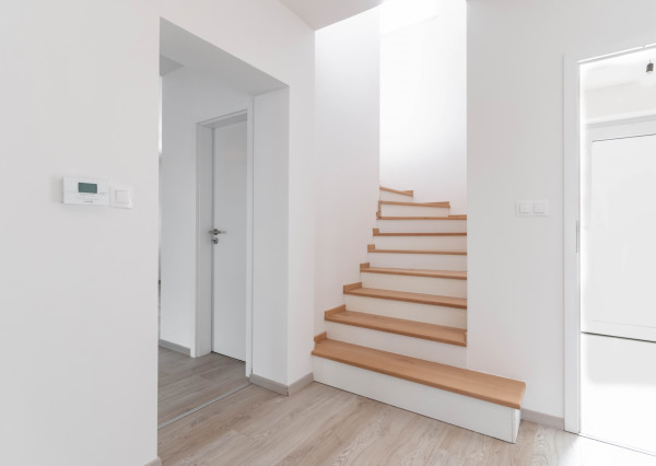 EXKLUZÍVNE NA PREDAJ KOMFORTNÝ 5-IZBOVÝ RODINNÝ DOM V MODRE