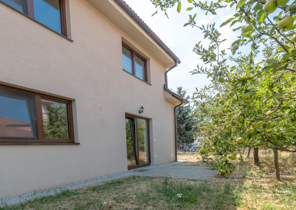 *Exkluzívne*5-IZBOVÁ NOVOSTAVBA V MODRE | 142 m² | CENTRUM  A ŠKOLY  NA DOSAH |ZÁHRADA |A0|