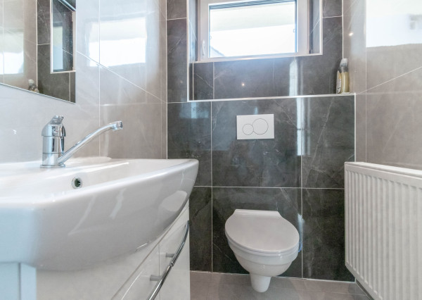 *Exkluzívne*5-IZBOVÁ NOVOSTAVBA V MODRE | 142 m² | CENTRUM  A ŠKOLY  NA DOSAH |ZÁHRADA |A0|