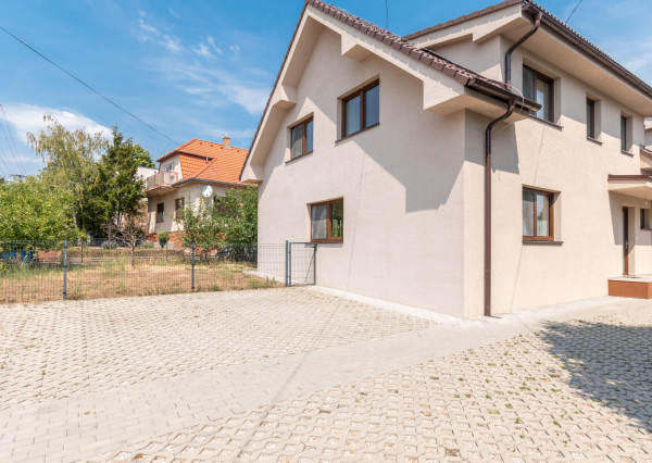 *Exkluzívne*5-IZBOVÁ NOVOSTAVBA V MODRE | 142 m² | CENTRUM  A ŠKOLY  NA DOSAH |ZÁHRADA |A0|