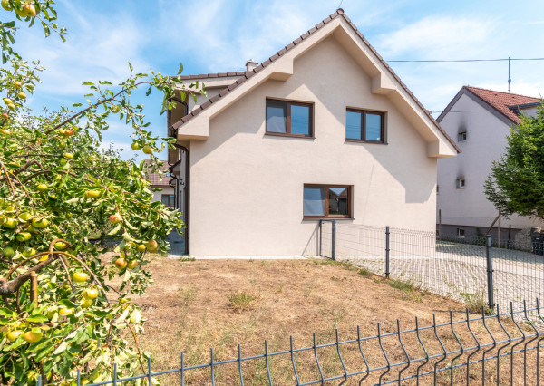 *Exkluzívne*5-IZBOVÁ NOVOSTAVBA V MODRE | 142 m² | CENTRUM  A ŠKOLY  NA DOSAH |ZÁHRADA |A0|