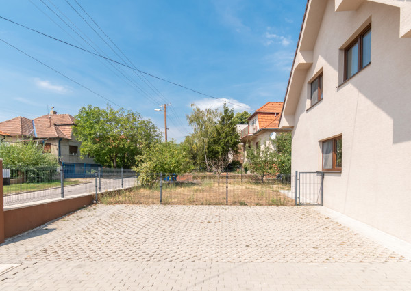 *Exkluzívne*5-IZBOVÁ NOVOSTAVBA V MODRE | 142 m² | CENTRUM  A ŠKOLY  NA DOSAH |ZÁHRADA |A0|