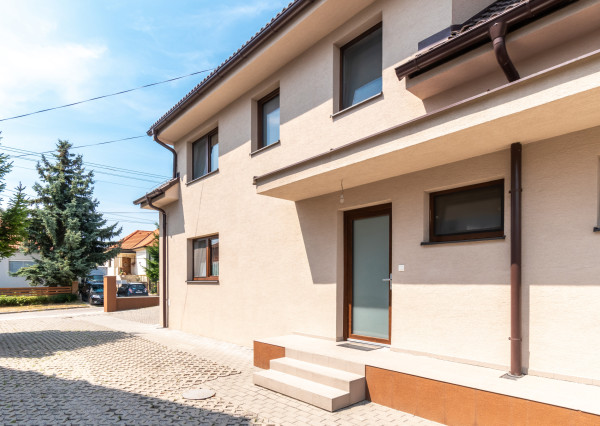 *Exkluzívne*5-IZBOVÁ NOVOSTAVBA V MODRE | 142 m² | CENTRUM  A ŠKOLY  NA DOSAH |ZÁHRADA |A0|