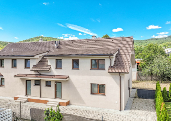*Exkluzívne*5-IZBOVÁ NOVOSTAVBA V MODRE | 142 m² | CENTRUM  A ŠKOLY  NA DOSAH |ZÁHRADA |A0|