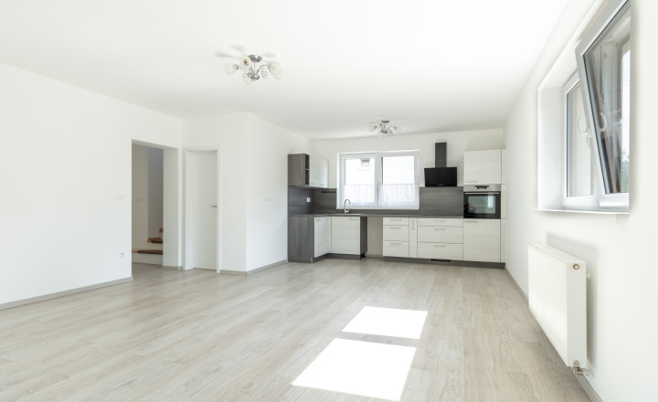 *Exkluzívne*5-IZBOVÁ NOVOSTAVBA V MODRE | 142 m² | CENTRUM  A ŠKOLY  NA DOSAH |ZÁHRADA |A0| - fotografia 3