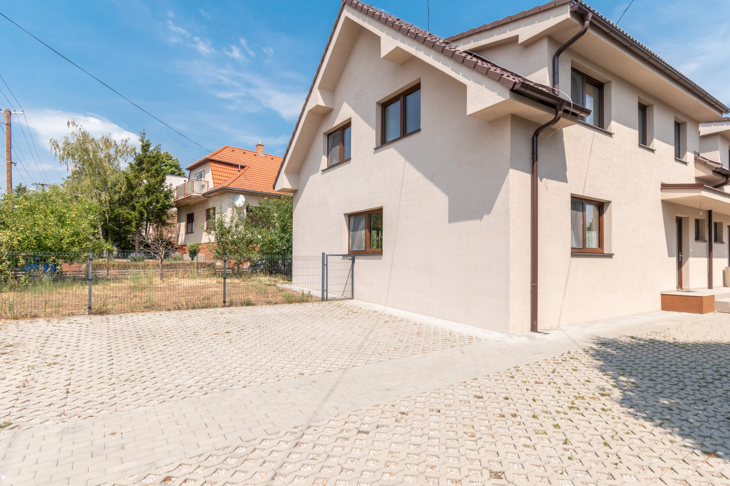 *Exkluzívne*5-IZBOVÁ NOVOSTAVBA V MODRE | 142 m² | CENTRUM  A ŠKOLY  NA DOSAH |ZÁHRADA |A0|